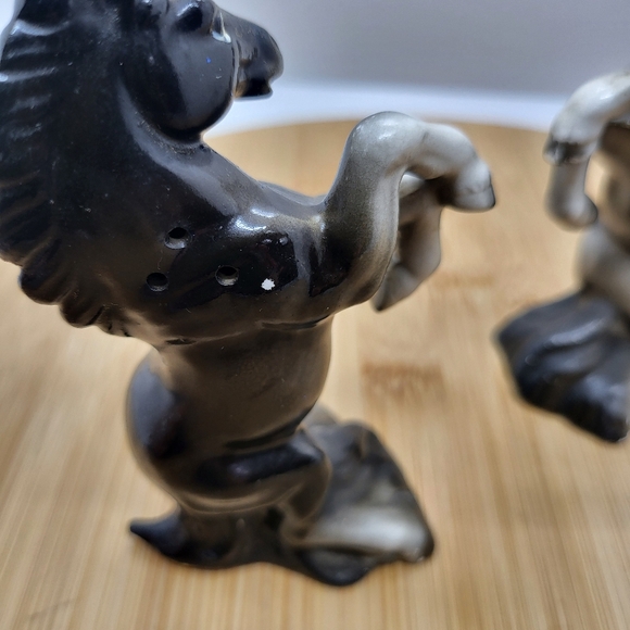 Vintage Made in Japan Horse Salt & Pepper Shakers by Adriane - Picture 8 of 10